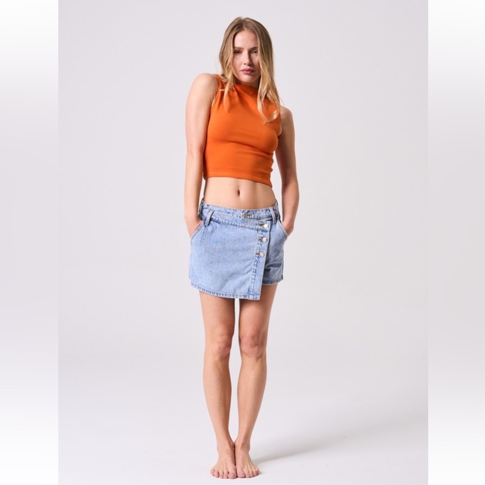 New Boutique Sneak Peak Stylish Blue Denim Women's Shorts Skorts NWT Size Medium